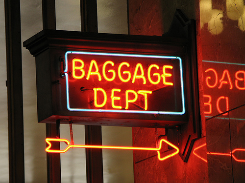 suitcase-overweight-noel-zia-lee-flickr